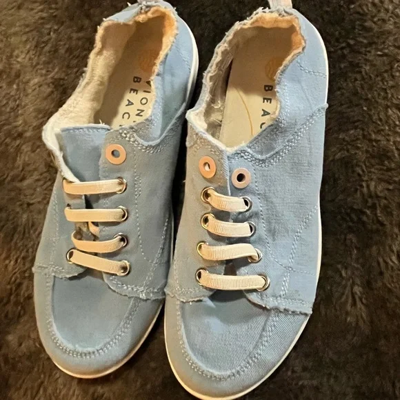 Vionic beach lace less shoes. Baby blue. Worn once. Sz 6 but fits like a 7. - Picture 3 of 6